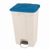 Poubelle plastique à pédale 90L blanche avec couvercle bleu — vue 1