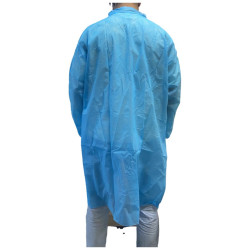 Blouse de soin jetable bleue zippée 55 g, poignets sans latex : portée, vue d'ensemble de face